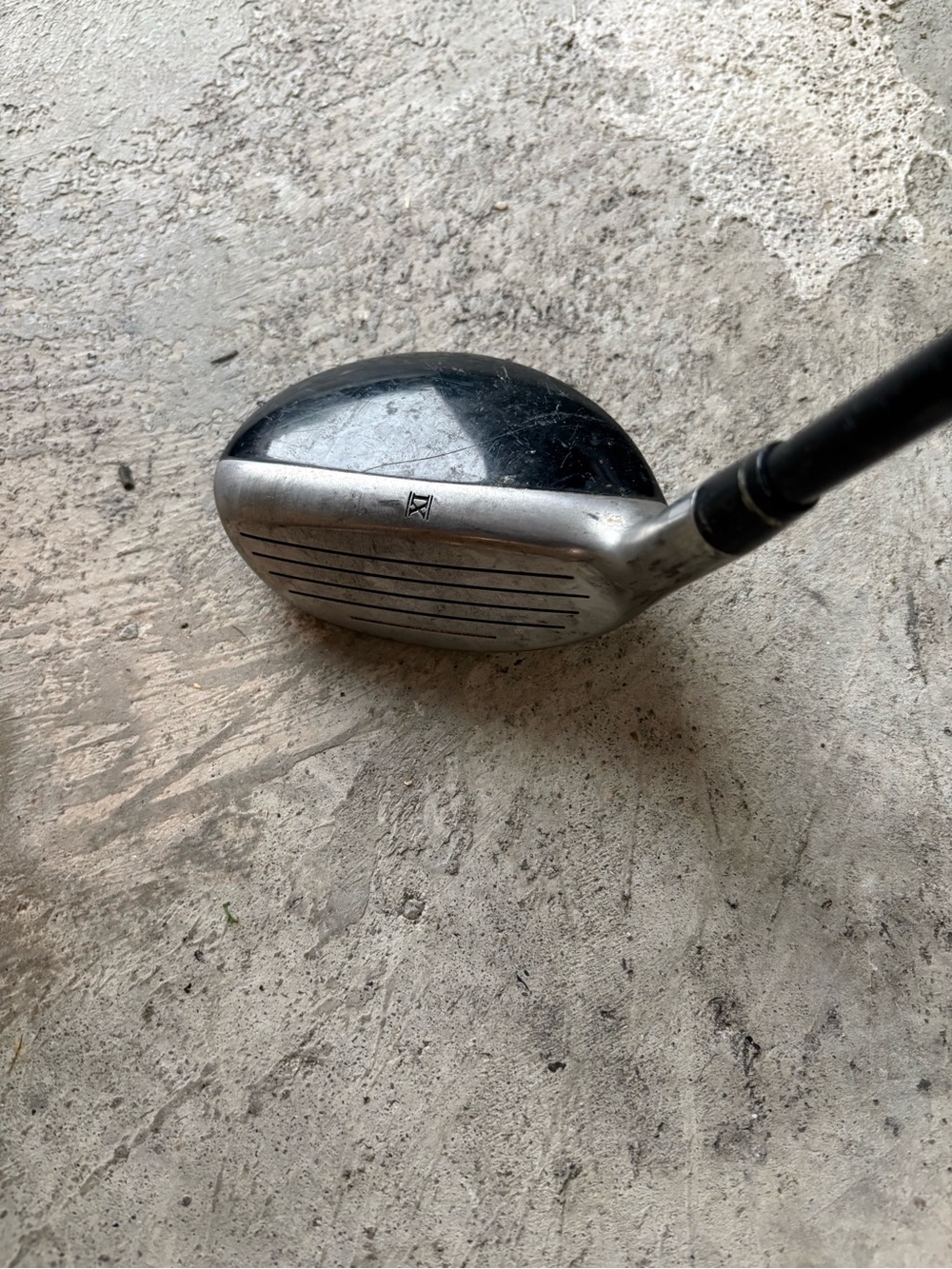 TaylorMade R680 Driver 9.5 Stiff  Men's Black and Silver Golf Driver